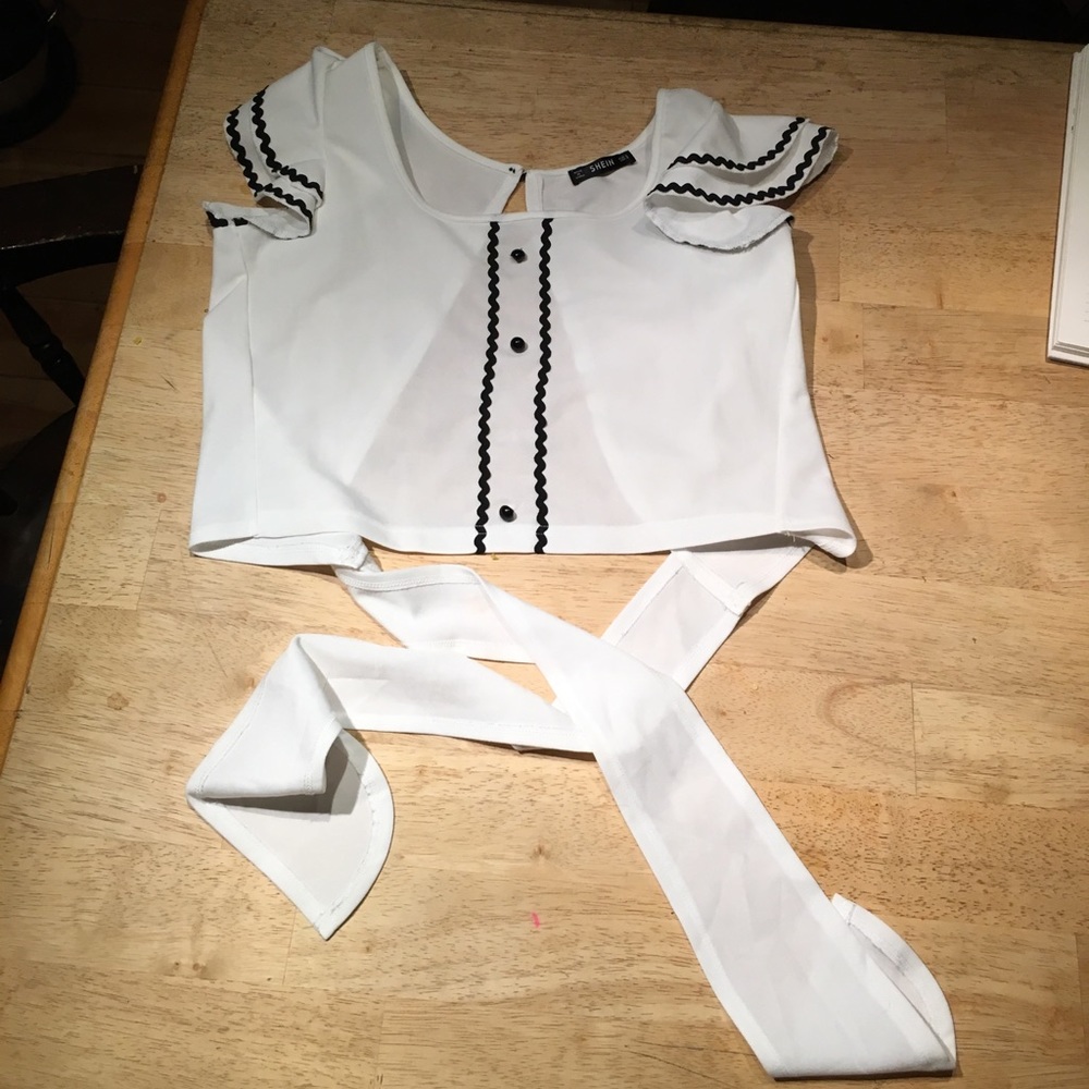 Open back shirt size small
